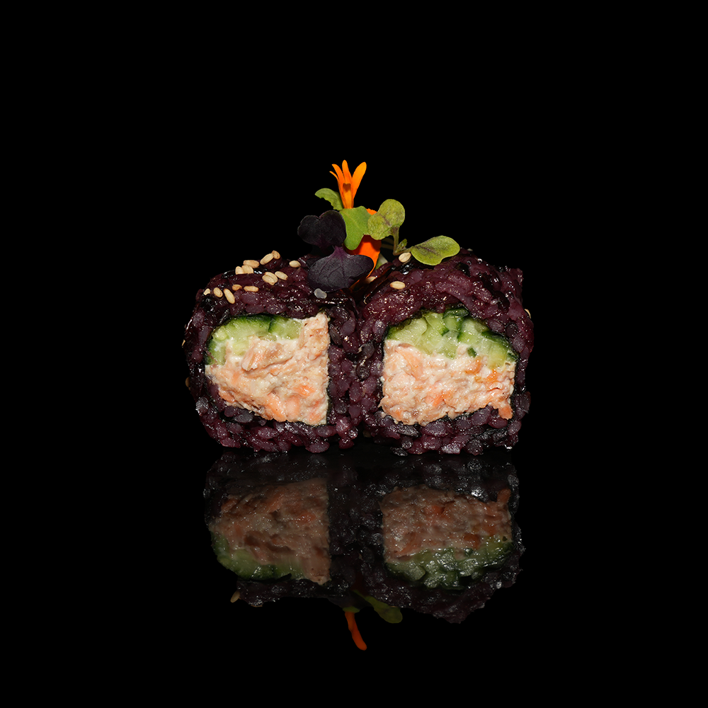 Uramaki venus salmón cocido con pepino 4u